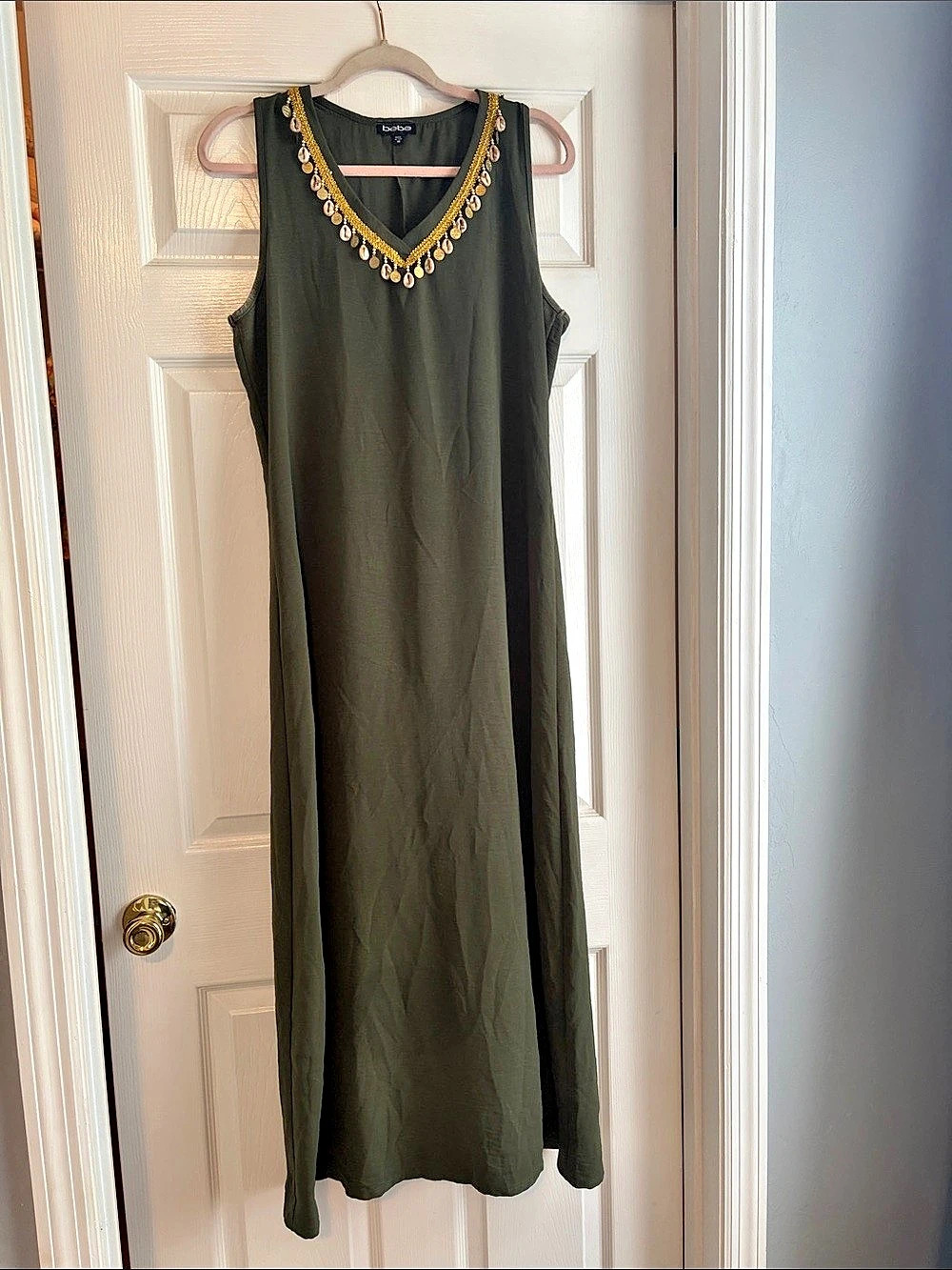 bebe Maxi Dress Gold-Tone Embellished Neckline in Green Size Medium Like1a